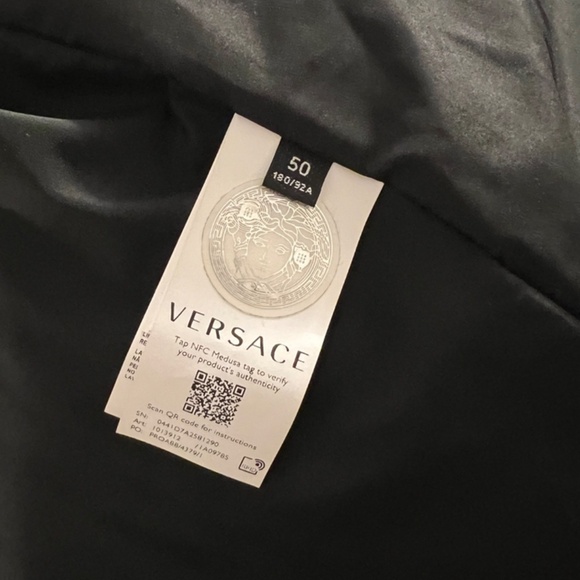 $3275 AUTHENTIC VERSACE sz 50 L, Black Barocco Light Puffer Down Jacket - Picture 16 of 16
